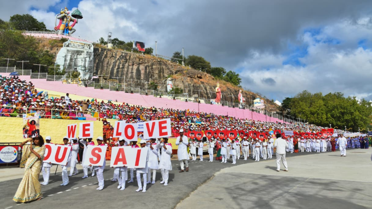 Sri Sathya Sai Baba: ఘనంగా పుట్టపర్తి సత్యసాయి శతజయంతి వేడుకలు
