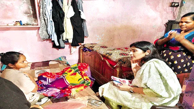 కేజీబీవీ విద్యార్థిని కుటుంబానికి అండ