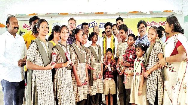 గ్రంథాలయాలను వినియోగించుకోవాలి 