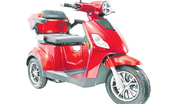 దివ్యాంగులకు స్కూటర్లు