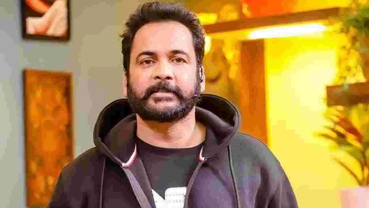 Film Actor Sivaji: మహిళలపై అభ్యంతరకర వ్యాఖ్యలు.. క్షమాపణలు చెప్పిన శివాజీ