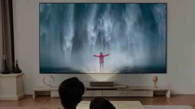 Smart Projectors: స్మార్ట్ ప్రొజెక్టర్ల హవా.. ఇంట్లోనే సినిమాకు వెళ్లిన ఫీలింగ్