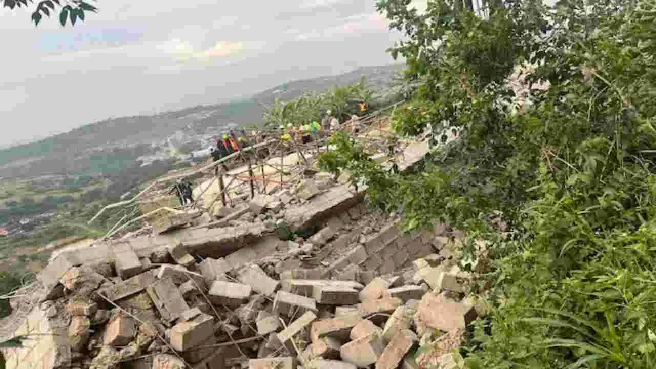 New Ahobilam Temple Collapse: దక్షిణాఫ్రికాలో కూలిన హిందూ దేవాలయం.. భారత సంతతి వ్యక్తి మృతి