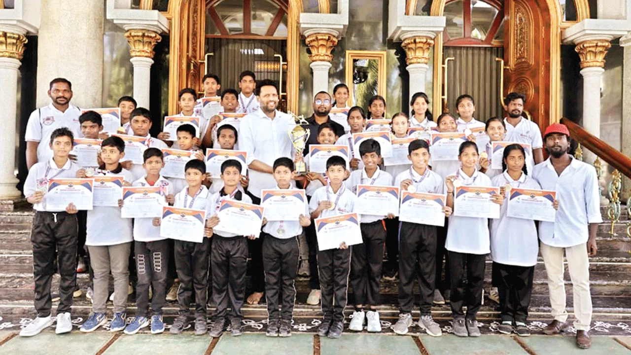 25 స్వర్ణ, 22 రజత పతకాలు