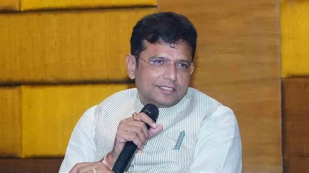 Telangana Global Summit: గ్లోబల్ సమ్మిట్‌పై సమీక్ష.. అధికారులకు మంత్రి శ్రీధర్ బాబు కీలక ఆదేశాలు