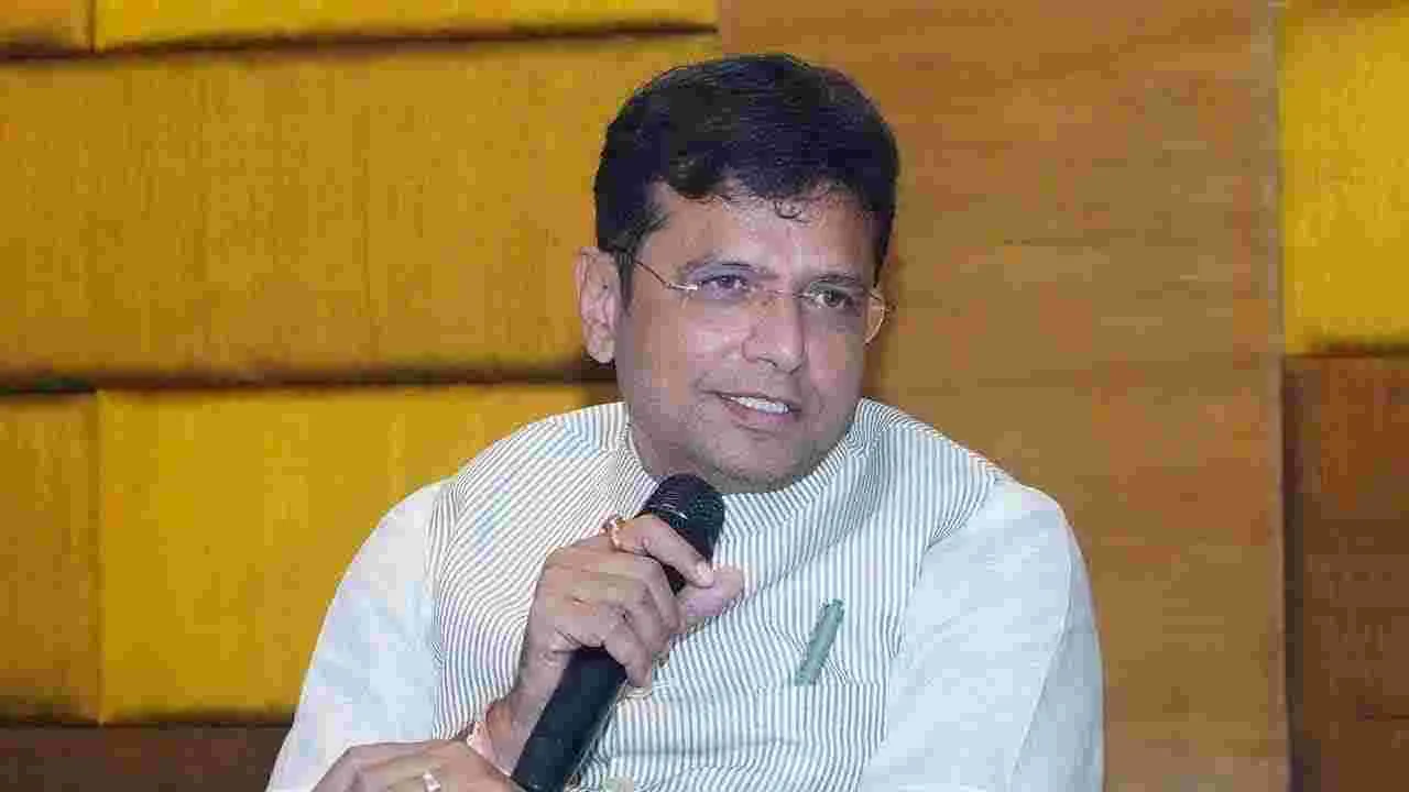 Telangana Global Summit: గ్లోబల్ సమ్మిట్‌పై సమీక్ష.. అధికారులకు మంత్రి శ్రీధర్ బాబు కీలక ఆదేశాలు