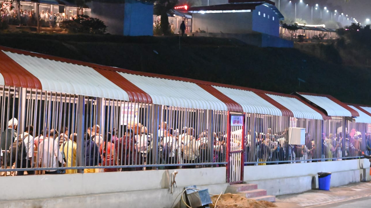 తిరుమలలో పెరిగిన భక్తుల రద్దీ