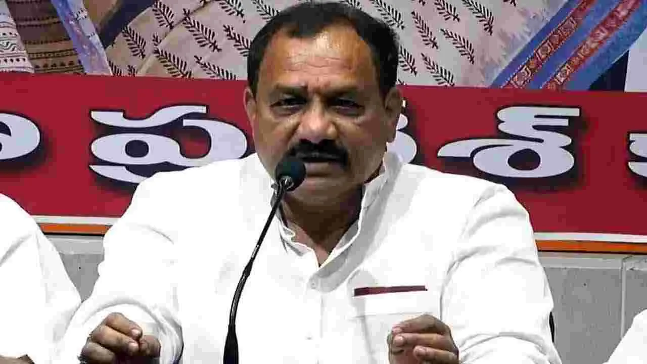 Mahesh Goud Reacton On KCR Comments: కవిత గురించి కేసీఆర్ ఏం వివరణ ఇస్తారో చూద్దాం: పీసీసీ చీఫ్