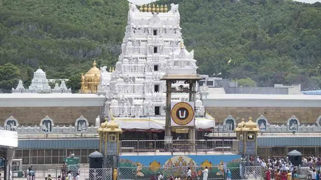 Tirumala: తిరుమల శ్రీవారికి భారీ విరాళం.. ఎంతో తెలుసా..
