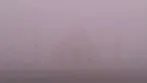 Taj Mahal Fog: దట్టమైన పొగమంచు ఆవరించిన ఆగ్రా.. తాజ్‌మహల్ అస్పష్టం