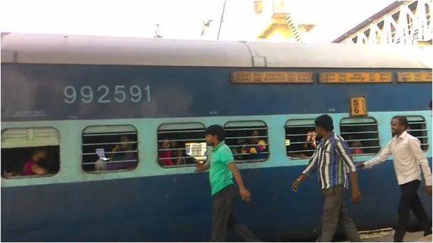 Travel Health Advice: ట్రైన్‌లో ఉన్నట్టుండి హెల్త్ ప్రాబ్లమ్ వస్తే.. వెంటనే ఇలా చేయండి.!