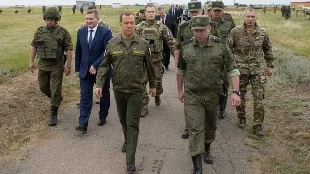 Indians in Russian Army: రష్యన్ ఆర్మీలో చేరిన 10 మంది భారతీయులు మృతి!