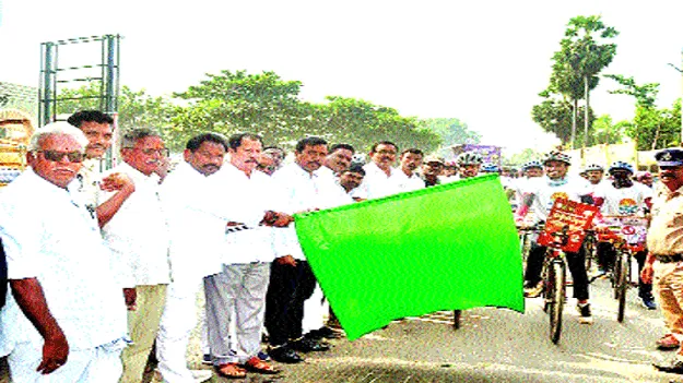 మాదక ద్రవ్యాలకు దూరంగా ఉండండి