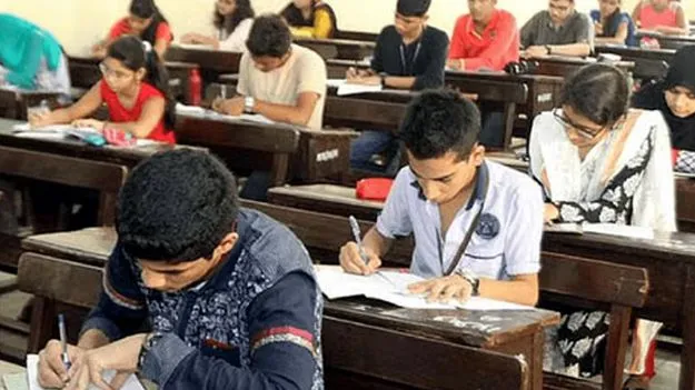 Education Department: పరీక్ష ఫీజుల్లోనూ బాదుడే