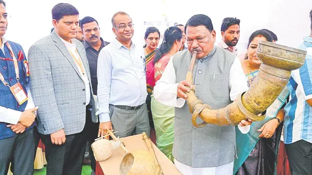 Union Minister Jual Oram: చదువుతో పాటు సంస్కృతీ అలవర్చుకోవాలి