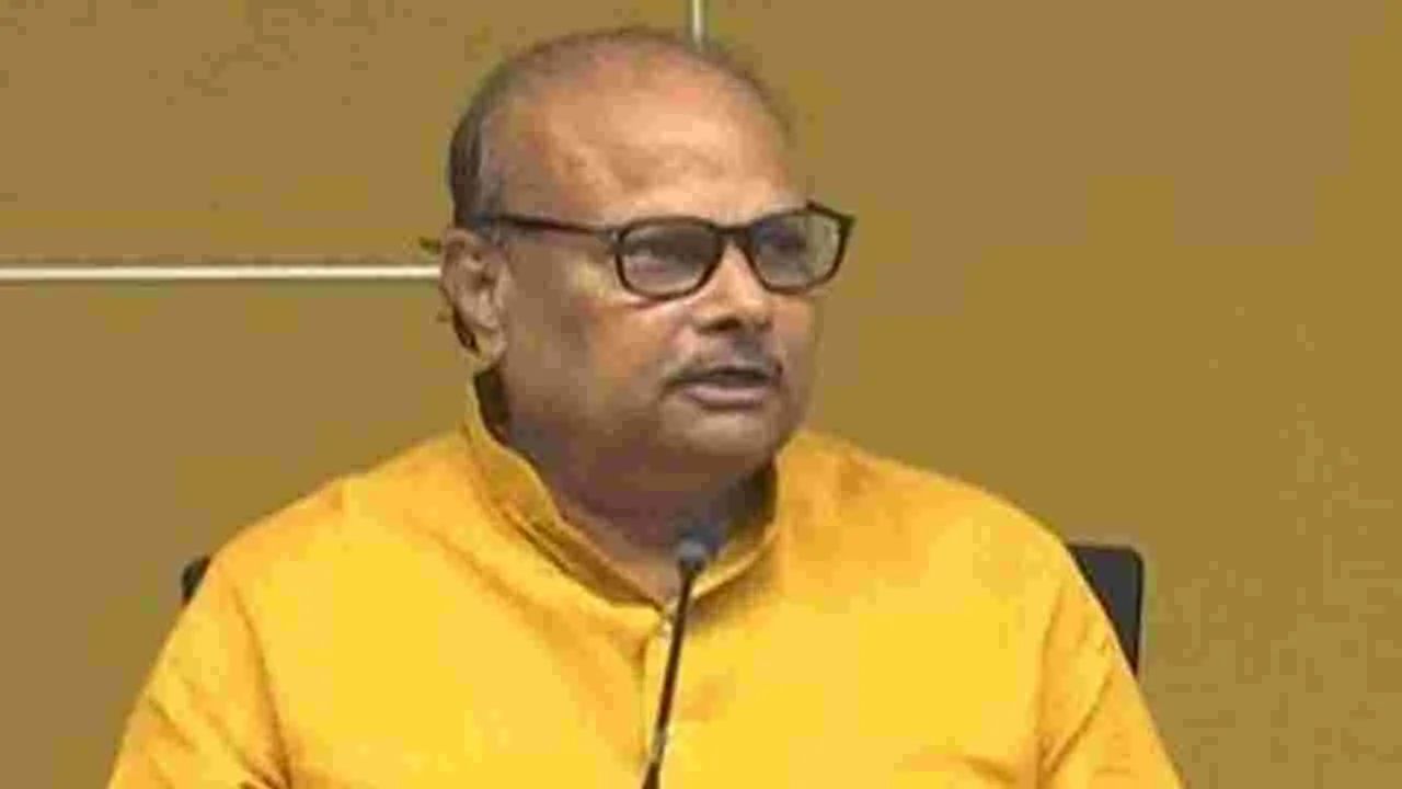 జగన్‌ హయాంలో ఆర్థిక విధ్వంసం: యనమల