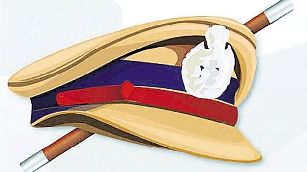 Andhra Pradesh Police: కాగితాలతో ఖాకీల కుస్తీ