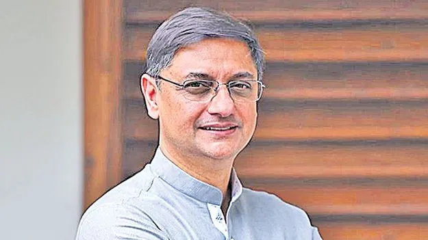 Sanjeev Sanyal: యూపీఎస్సీ పరీక్షల విధానం శుద్ధ దండగ