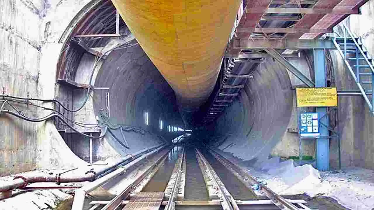 AP Govt: జూన్‌కు వెలిగొండ పూర్తి చేయాలి