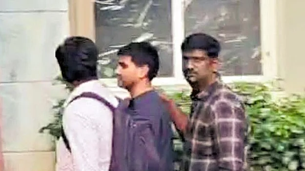 Cybercrime Police: ఐ బొమ్మ నిర్వాహకుడు ఇమ్మడి రవి అరెస్ట్‌