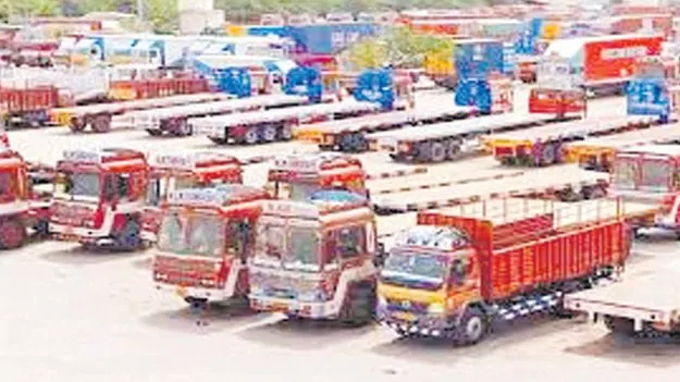  Goods Vehicles: నేటి అర్ధరాత్రి నుంచి లారీల సమ్మె