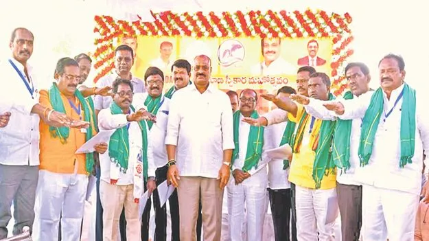 Minister  Atchannaidu: ఆక్వా రంగానికి 1200 కోట్ల విద్యుత్‌ రాయితీలు