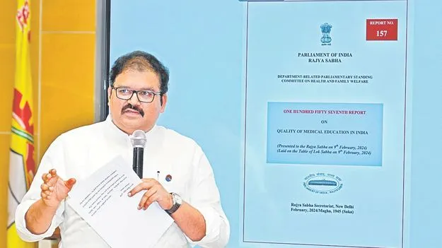 Kommareddy Pattabhi: ఢిల్లీలో జై కొట్టి... గల్లీలో ఫేక్‌ సంతకాలా