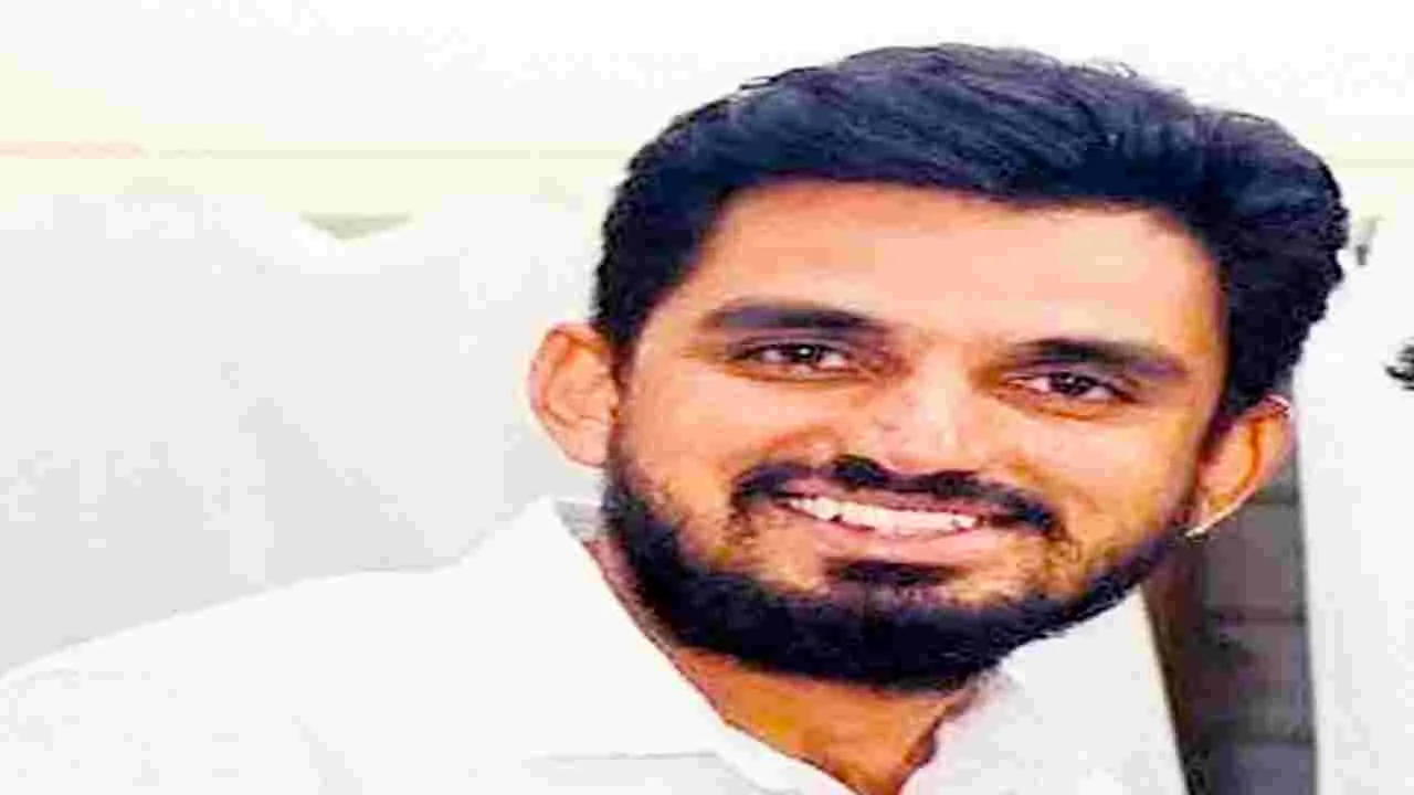 Anantapur: వైసీపీ నాయకుడి రాసలీలలు