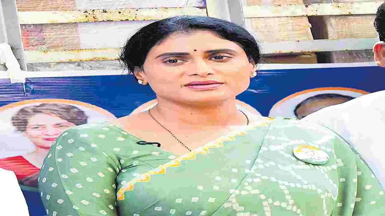 మోదీ అభినవ గాడ్సే: షర్మిల