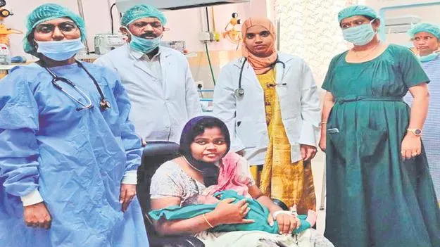 Anakapalli Hospital: సహజ ప్రసవంలో 4.8 కిలోల శిశువు జననం