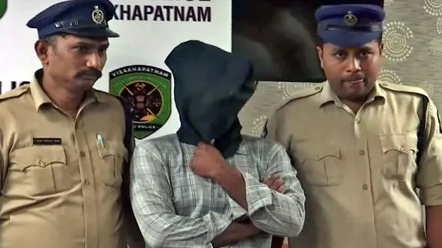 Kidney Transplant Scam: కిడ్నీ మార్పిడి పేరిట లక్ష వసూలు