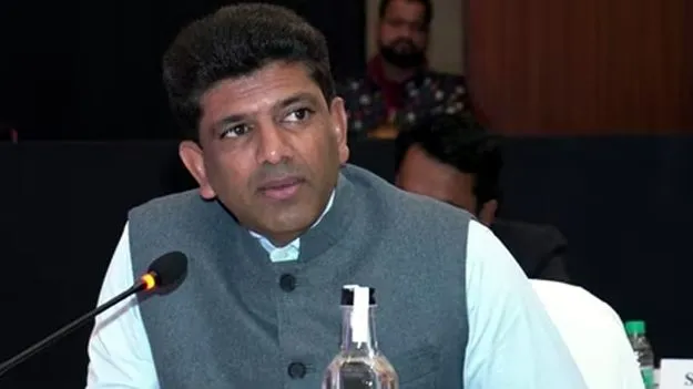 మొబైల్‌ కనెక్టివిటీ సమస్యకు పరిష్కారం: పెమ్మసాని