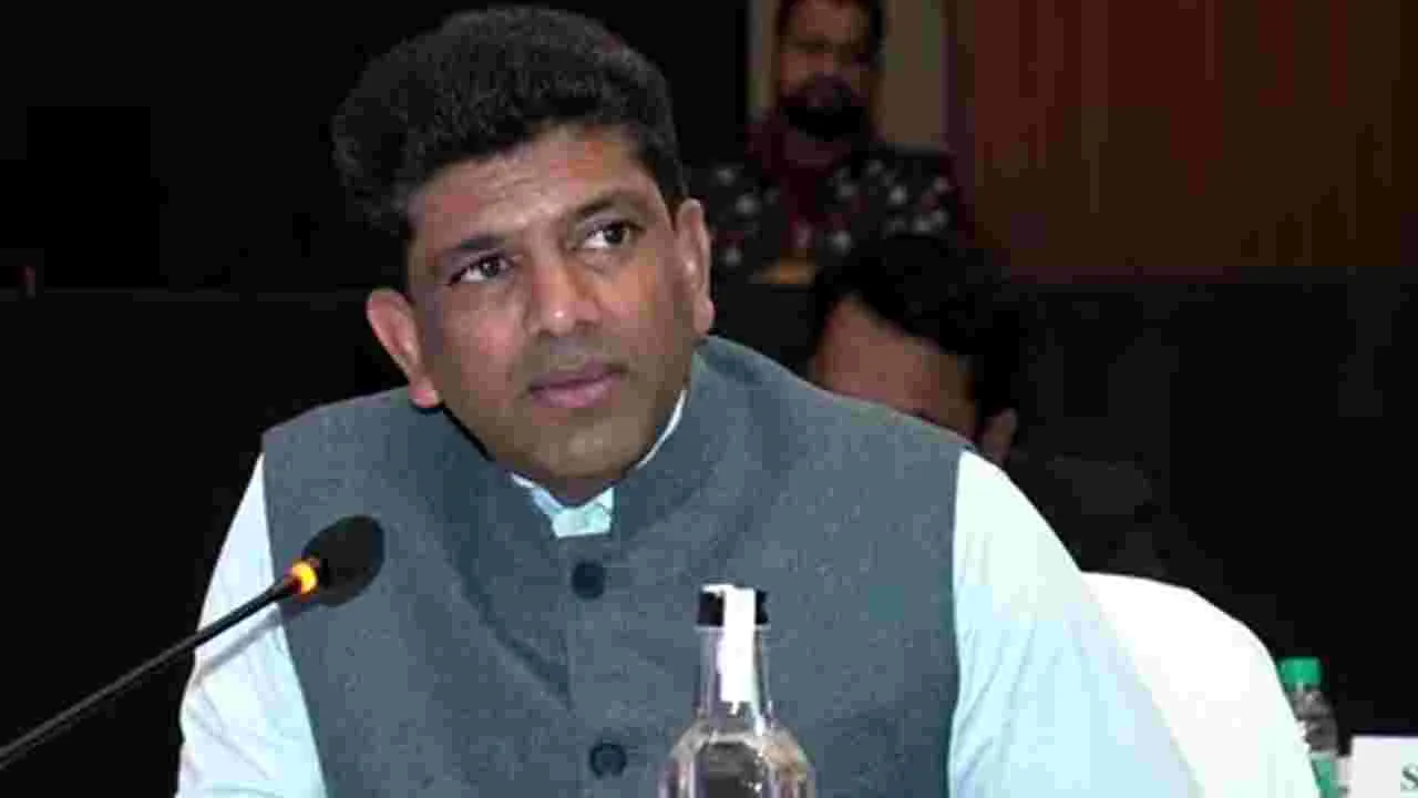 మొబైల్‌ కనెక్టివిటీ సమస్యకు పరిష్కారం: పెమ్మసాని