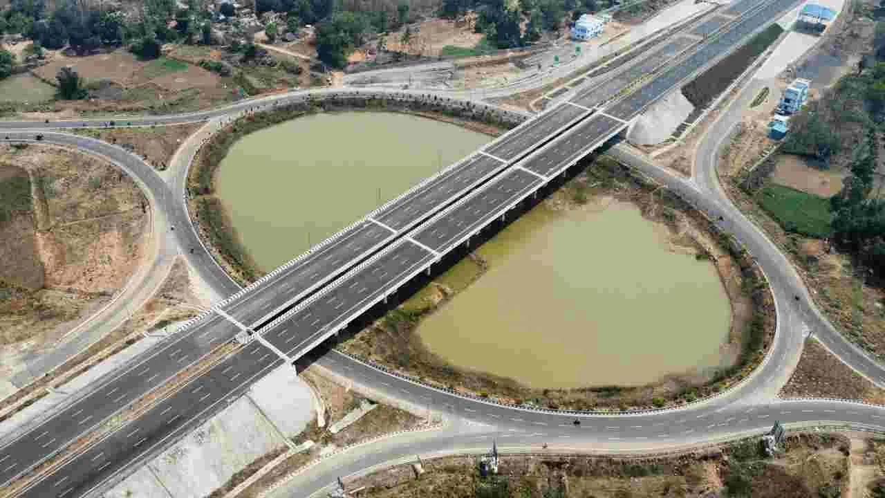 Central Govt: ఏడాదిలో గ్రీన్‌ఫీల్డ్‌ ఎక్స్‌ప్రెస్‌ వే