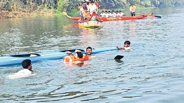 Dragon Boat Competitions: కోనసీమ కలెక్టర్‌కు తప్పిన ప్రమాదం  