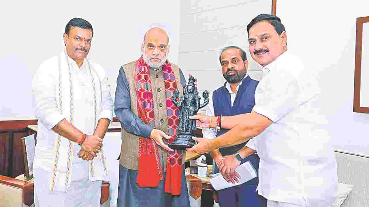 AP BJP Leaders: సుపరిపాలన యాత్ర ముగింపు సభకు రండి