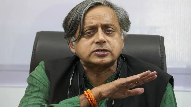 Shashi Tharoor: విదేశాంగ విధానం ఏదో పార్టీ పాలసీ కాదు