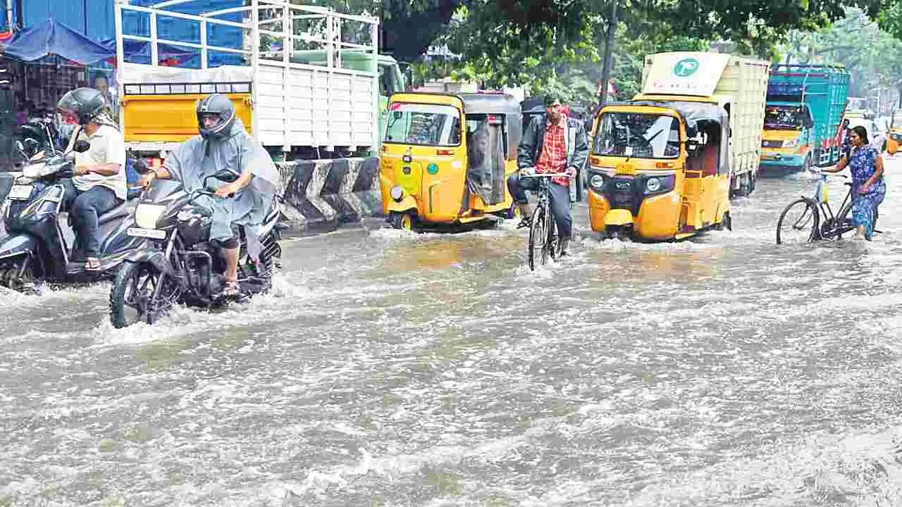 Heavy Rainfall: ఉత్తర తమిళనాడును ముంచెత్తిన దిత్వా