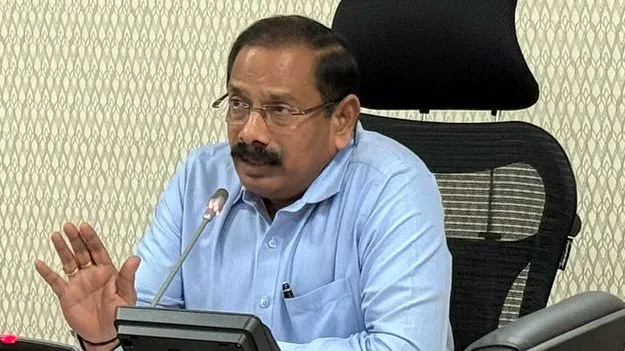 CS K Vijayanand: ఐదు జిల్లాలకు ఇన్‌చార్జిలుగా సీనియర్‌ ఐఏఎస్‌లు