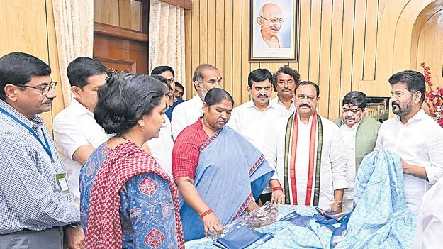 TG Govt: ‘ఇందిరా మహిళా శక్తి’ చీరల పంపిణీకి సర్వం సిద్ధం