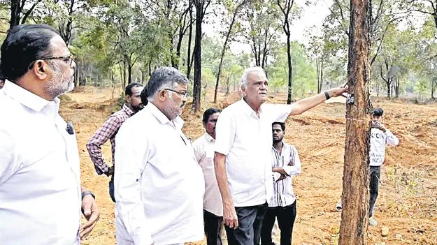 CPI Narayana: టీటీడీ భూముల్లో స్టార్‌ హోటల్‌ ఎలా నిర్మిస్తారు