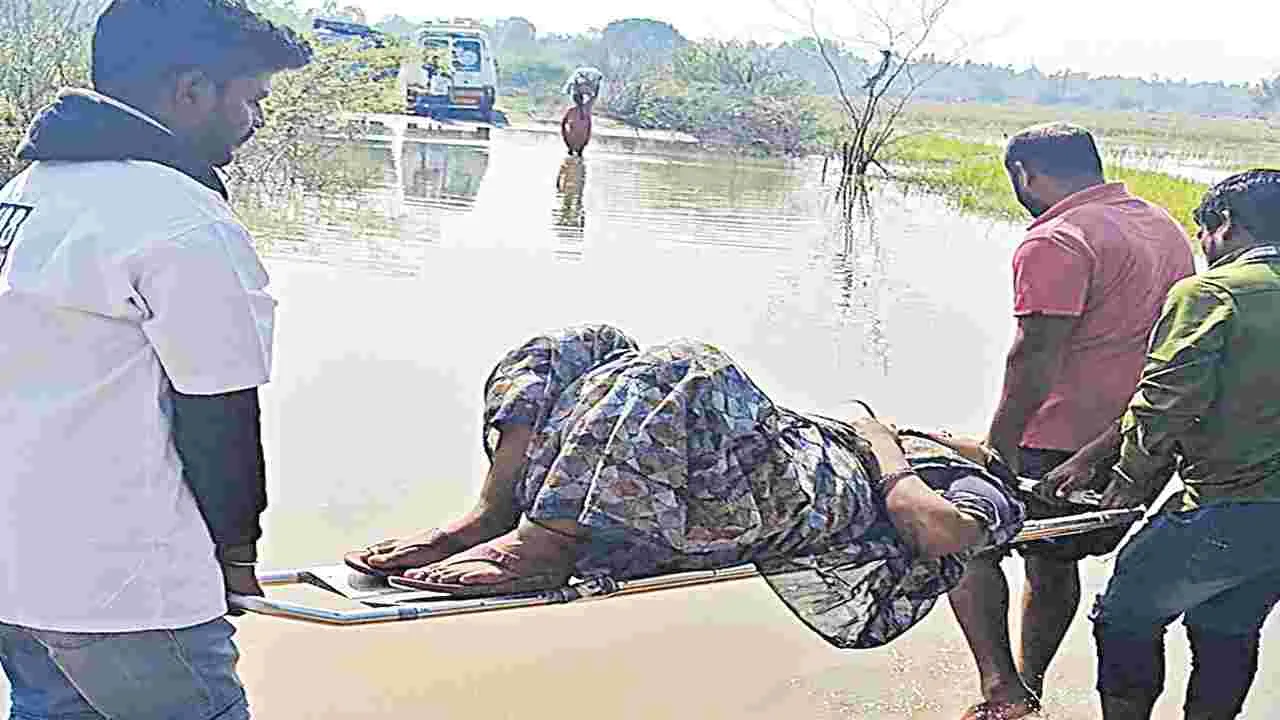 Sangareddy: 108 అంబులెన్స్‌ సిబ్బందిపై ప్రశంసలు