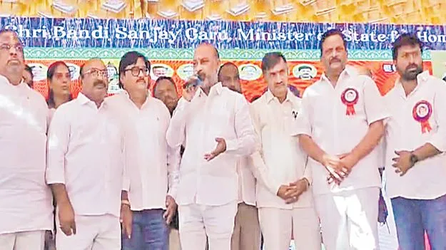 Bandi Sanjay: జూబ్లీహిల్స్‌ ఎన్నిక తర్వాత..హిందువుల్లో కసి పెరిగింది