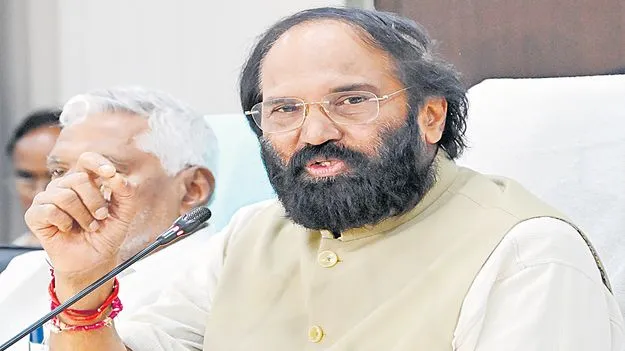 5 కల్లా కాళేశ్వరం బ్యారేజీల..డిజైన్‌ కన్సల్టెంట్‌ ఎంపిక: ఉత్తమ్‌