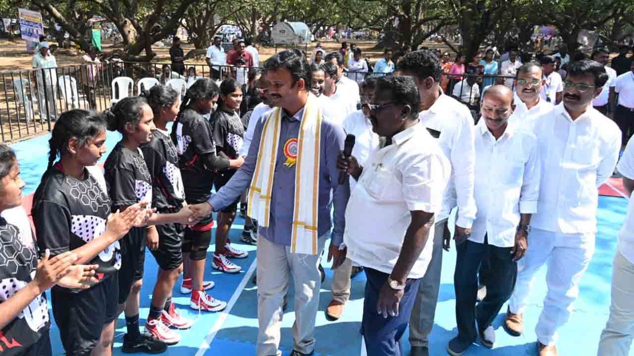  Vana Bhojanalu: ఖమ్మంలో  కమ్మవారి వనభోజనాలు.. పాల్గొన్న మంత్రి తుమ్మల