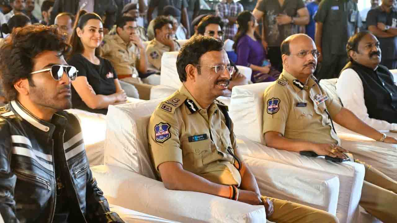 Arrive Alive Program: రోడ్డు భద్రతపై హైదరాబాద్‌లో అరైవ్ అలైవ్ కార్యక్రమం