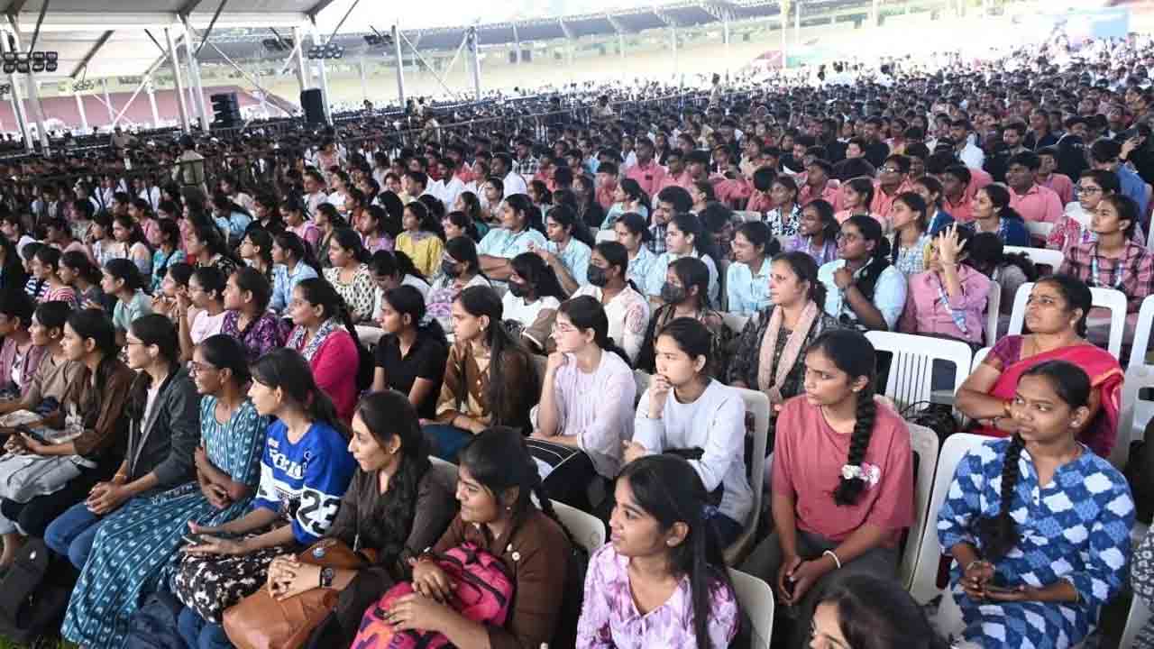 Arrive Alive Program: రోడ్డు భద్రతపై హైదరాబాద్‌లో అరైవ్ అలైవ్ కార్యక్రమం