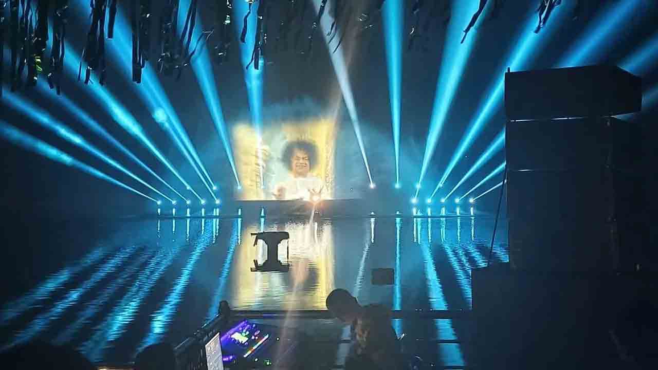 Puttaparthi Sathya Sai Baba: అంగరంగ వైభవంగా సత్య సాయి బాబా రథోత్సవం