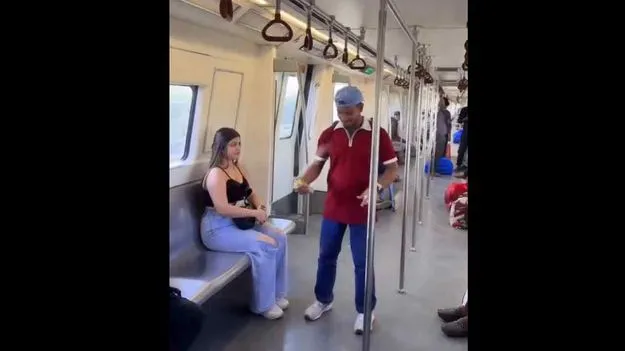 Funny Video: ఏంది బ్రో.. అమ్మాయి కోసం ఇంతపని చేసేశావ్..