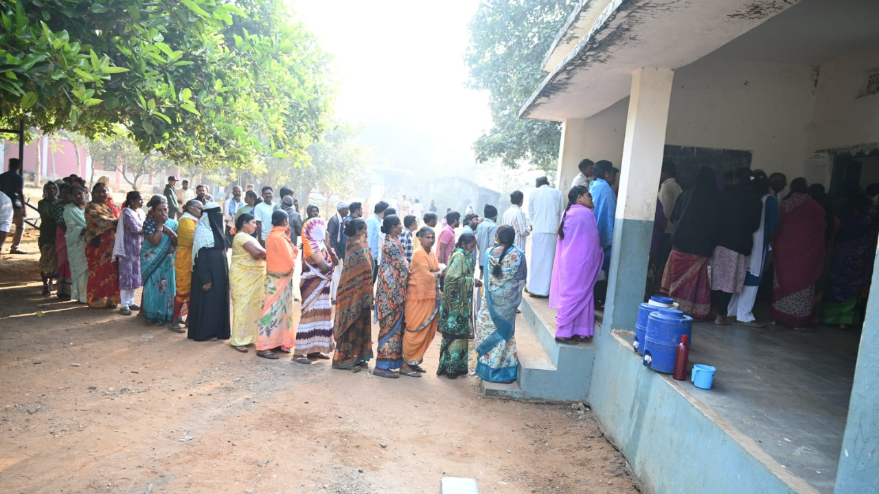 భూపాలపల్లి జిల్లాలో మూడో విడత పంచాయతీ ఎన్నికల పోలింగ్